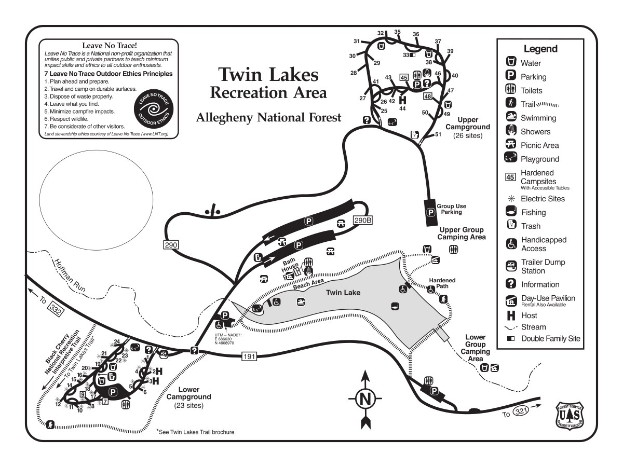 Eine detaillierte Karte des Twin Lakes Freizeitgebiets mit Wanderwegen, Sehenswürdigkeiten und Textinformationen zu Wegnamen, Besucherzahl und Distanzen.