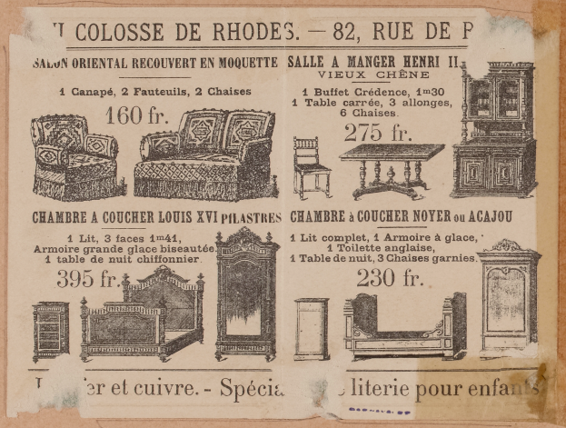 Eine alte Werbung für ein Möbelgeschäft mit Bildern einer Couch, eines Stuhls und eines Tisches sowie begleitendem Text.