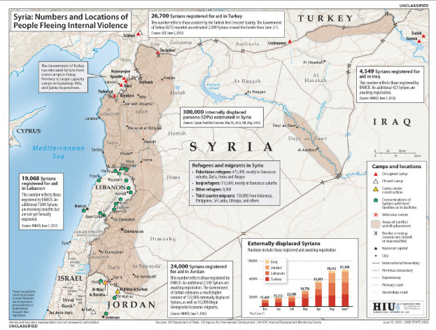 Eine Karte von Syrien, die die Anzahl der Menschen hervorhebt, die vor innerer Gewalt fliehen, begleitet von Text und Grafiken, die weitere Informationen bereitstellen.
