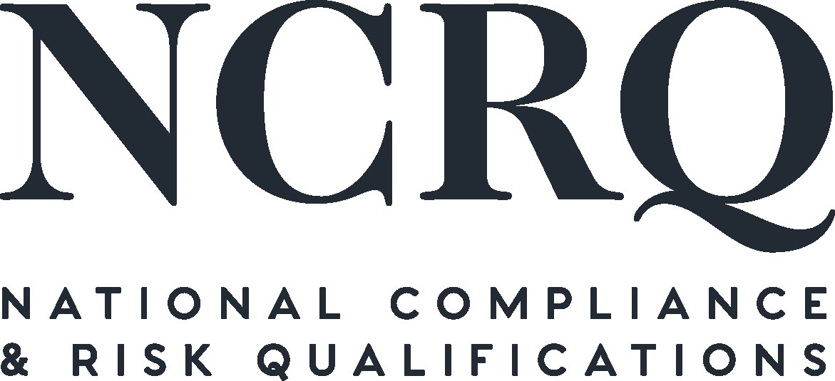 Weißer Hintergrund mit zentrierter fetter schwarzer Schrift "National Compliance & Risk Qualifications" in einer modernen Schriftart, umgeben von einem schmalen schwarzen Rand.
